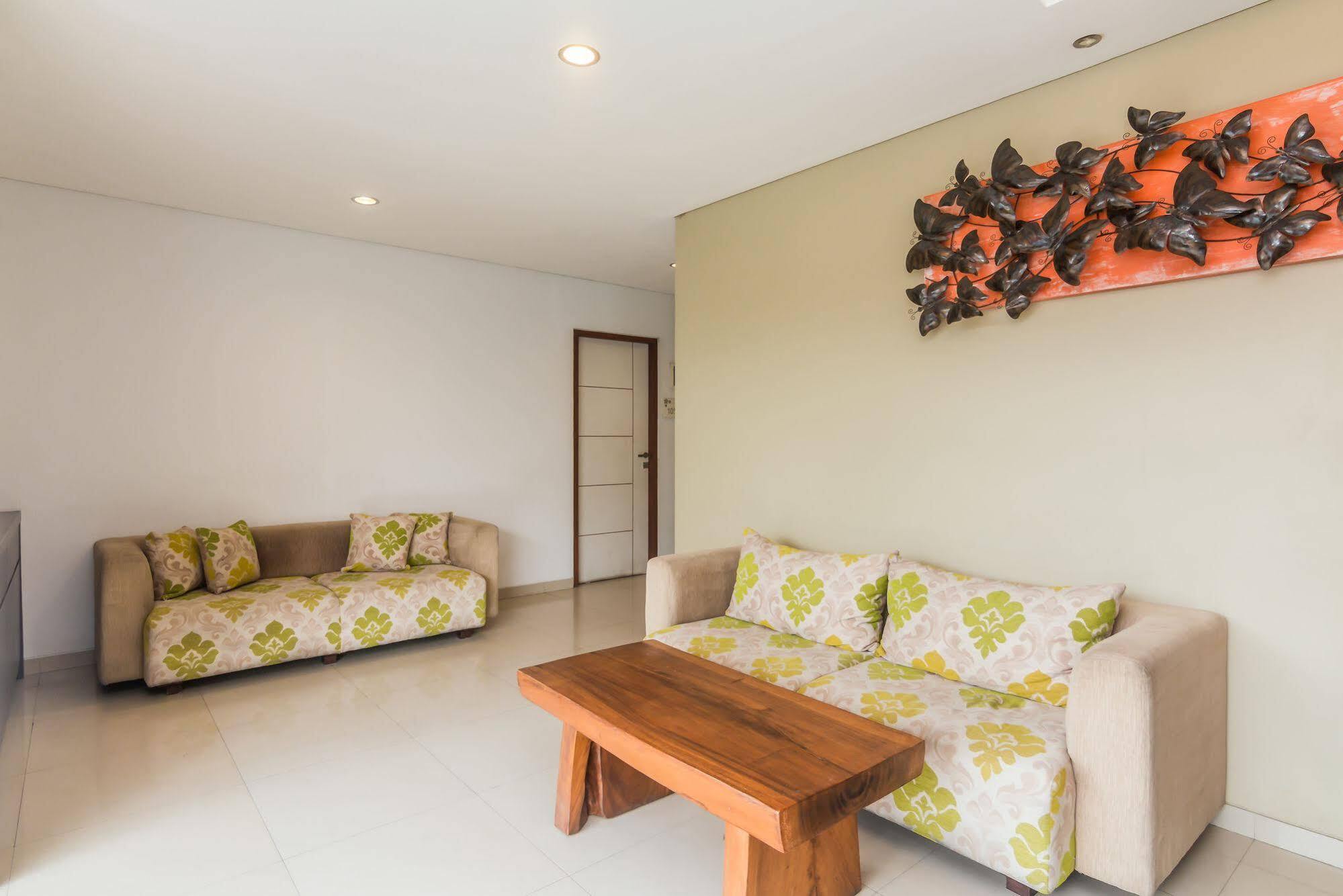 Zen Rooms Seminyak Mertanadi Extérieur photo